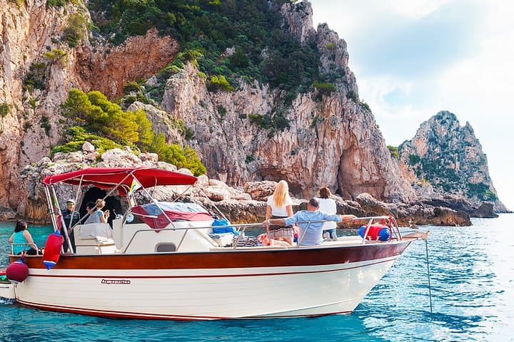 Full day Capri Island Small Group Boat Tour from Naples