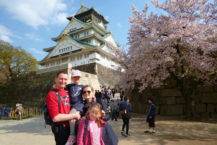 Osaka Castle und ein Besuch der längsten Einkaufsstraße Japans