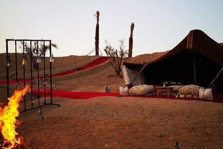 Marrakech: Dinner In Agafay Desert with Camel Ride and Fire show