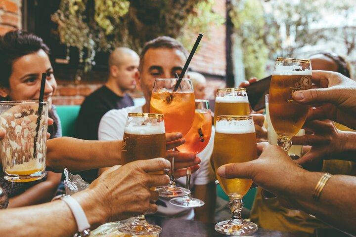 Tour privado da melhor comida de rua de Amsterdã com degustação de bebidas
