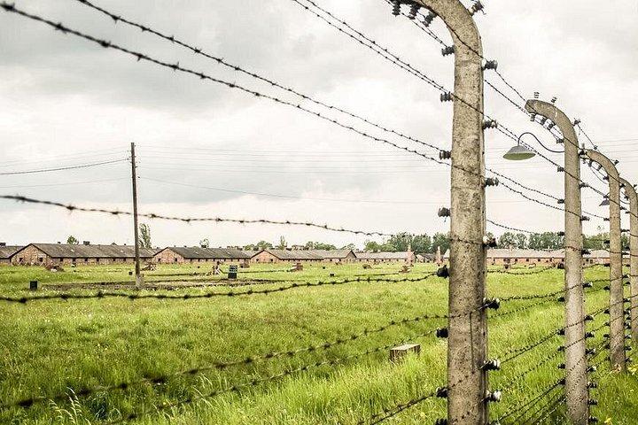 Auschwitz-Birkenau Tour – English Guide & Lunch Box