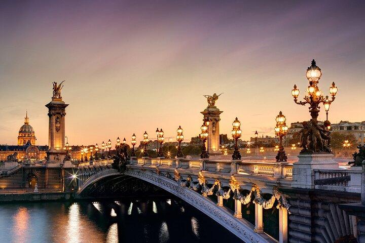 Sonnenuntergangs- und Abend-Champagner-Kreuzfahrten auf der Seine in Paris