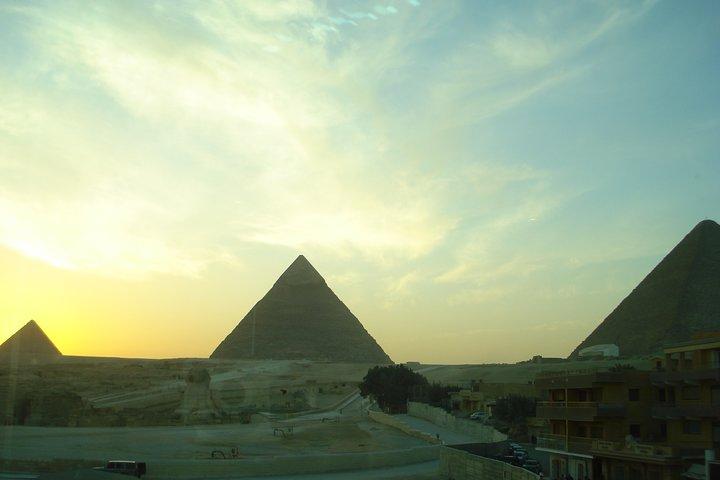Visite privée d'une journée aux pyramides de Gizeh et au musée égyptien