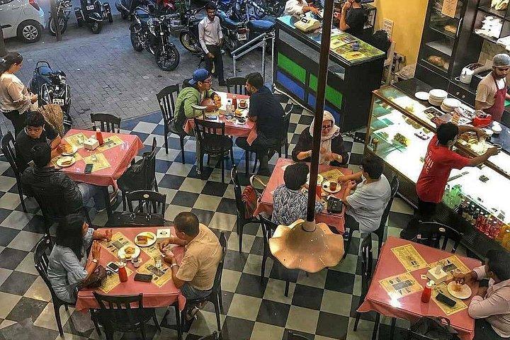 プネーの半日プライベートイラニカフェツアー