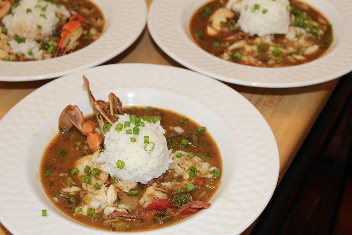 NOLAカルトフードツアー：フランス語クォーターで味わう300年の味