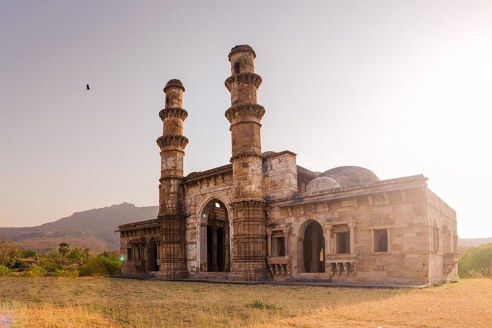 Tagesausflug zum Archäologischen Park Champaner-Pavagadh (geführte Autotour ab Ahmedabad)