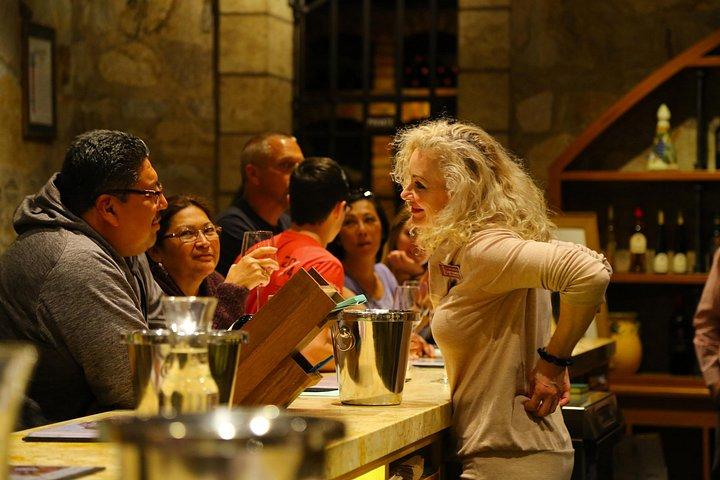 Tour privado nocturno de la cultura local de bebidas y cafés de Ámsterdam