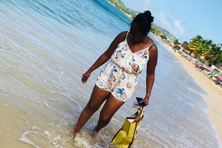 Reduit Beach Round-Tur Shuttle Service