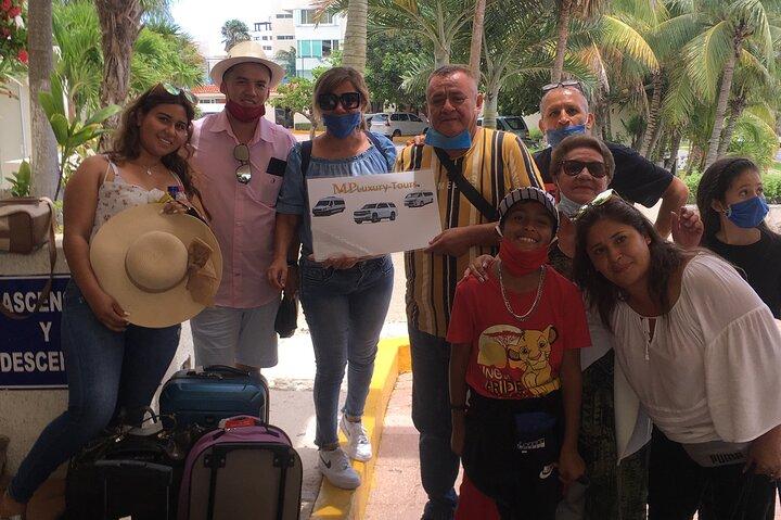 Zona Hotelera CUNからカンクン空港までのプライベート交通
