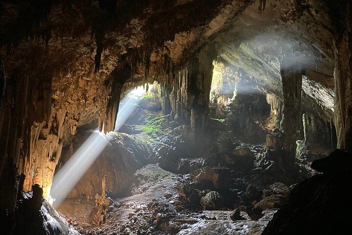 Besuchen Sie 100% primitive Höhle mit Transfer