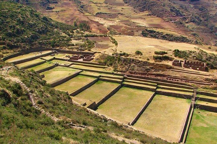 Tour privado de medio día a Tipón, Pikillaqta y Andahuaylillas