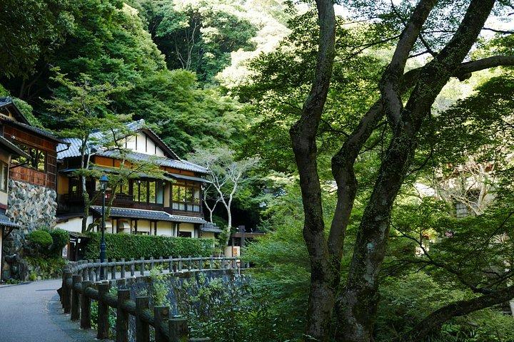 箕面滝と自然が箕面公園を歩く