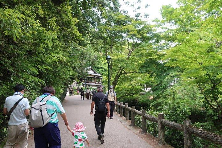 箕面滝と自然が箕面公園を歩く
