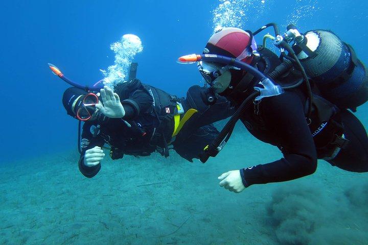 Experiencia de buceo en Santorini