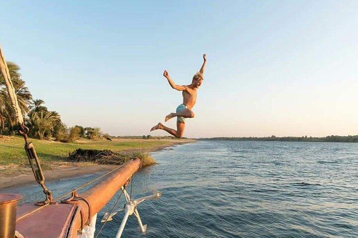 Tour privato guidato di un giorno a Luxor dal Cairo in volo.
