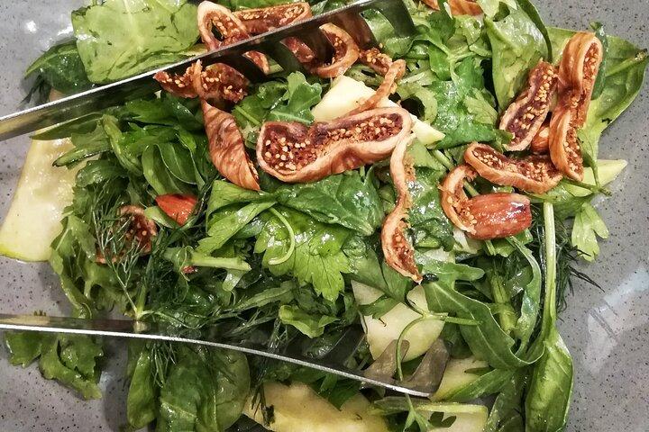 Un tour gastronomico vegano di Atene