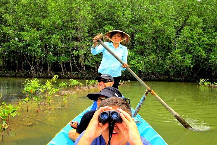 Descubra Can Gio Mangrove Forest em uma excursão de dia inteiro de scooter saindo da cidade de Ho Chi Minh