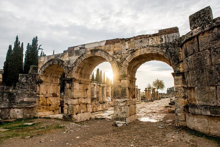Day Tour to Pamukkale from/to Istanbul
