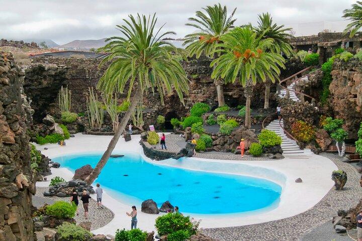 Excursão privada de luxo de dia inteiro a Timanfaya, Jameos del Agua e Cueva de los Verdes