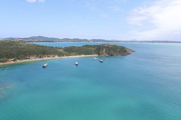 Um dia em Buzios com passeio de barco e almoço