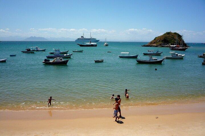 Um dia em Buzios com passeio de barco e almoço