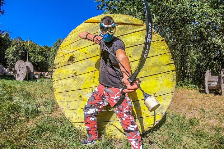 Breslau: Archery Tag mit privaten Hoteltransfers