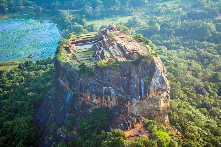 Descubra Sigiriya de helicóptero de Colombo