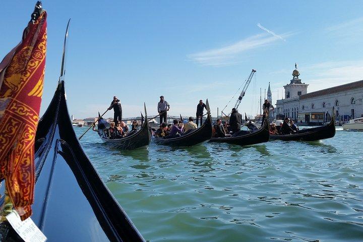 Venedig: Markusplatz und Rialto mit 30 Minuten Gondelfahrt