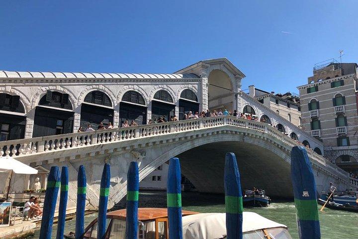 Venedig: Markusplatz und Rialto mit 30 Minuten Gondelfahrt