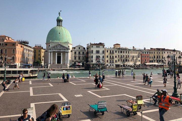 Venedig: Markusplatz und Rialto mit 30 Minuten Gondelfahrt