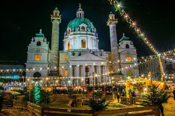 ブダペストからの昼食付きの終日プライベートウィーンクリスマスマーケットツアー