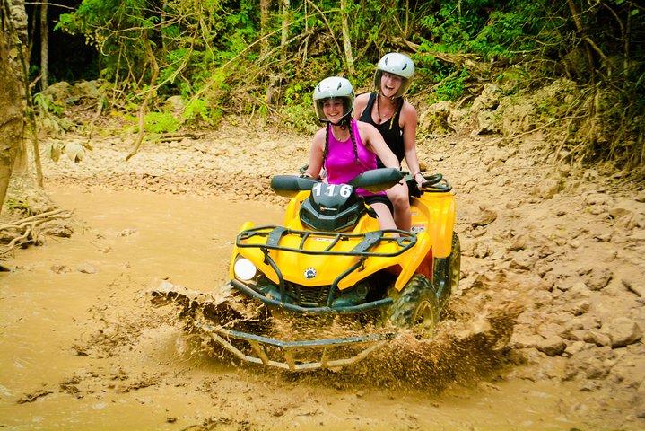 Todo terreno, circuito ZipLine y snorkel en cuevas desde Cancún