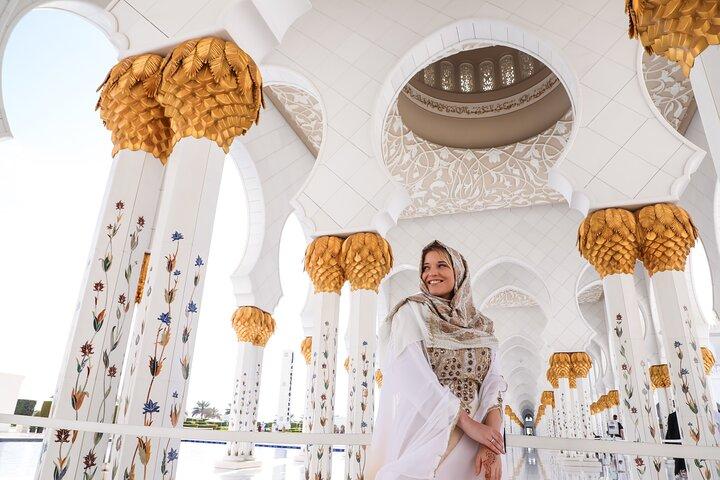Fra Dubai til Abu Dhabi: Royal Palace, Grand Mosque & Etihad Tower