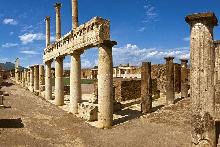 From Rome: Pompeii & Amalfi Coast Private Tour with Driver
