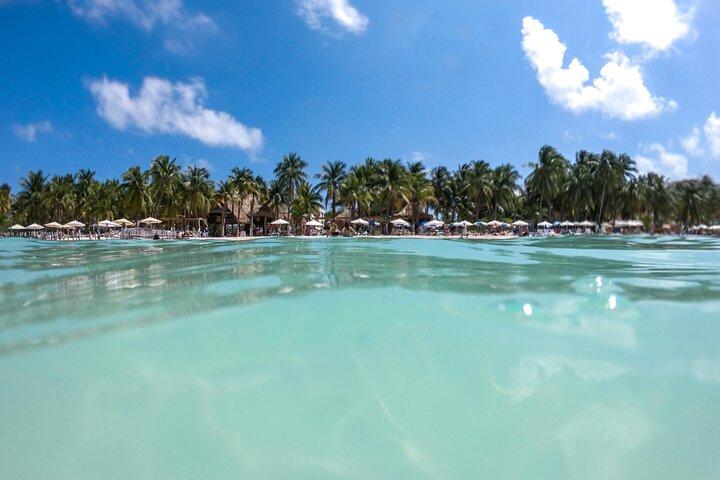 Sailing away-Island Adventour Yacht - Isla Mujeres Beach Club
