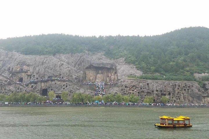 龍門石窟と洛陽古美術館の 1 日ツアー (西安発、高速列車利用)