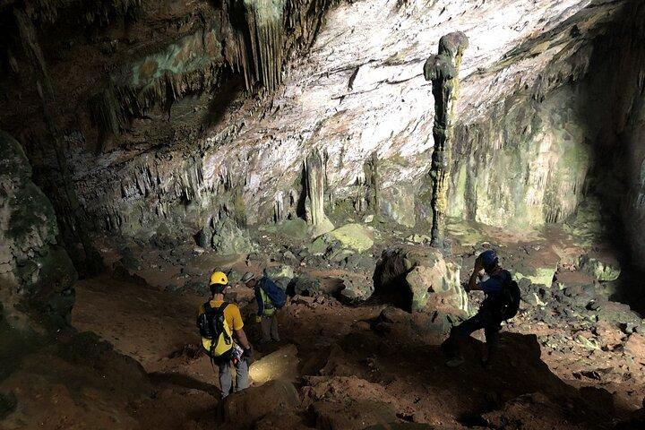 Besuchen Sie 100% primitive Höhle mit Transfer