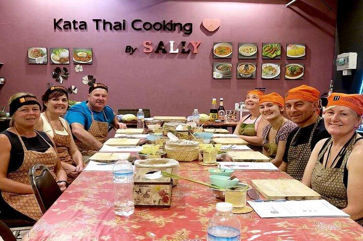 Thai Cooking Class af Kata Thai Cooking School i Phuket