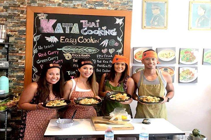 Thai Cooking Class af Kata Thai Cooking School i Phuket