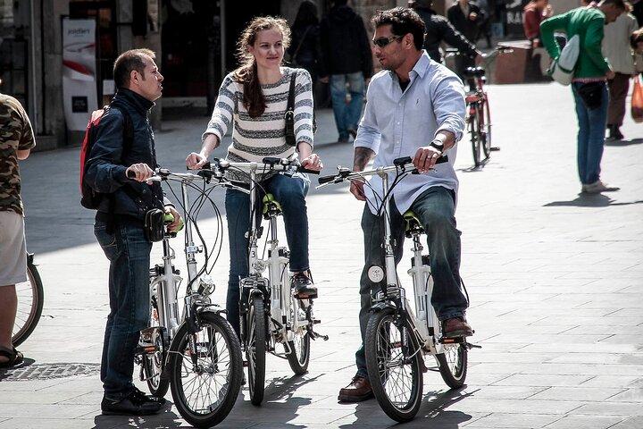 Private Barcelona Bike Highlights & Sagrada Familia