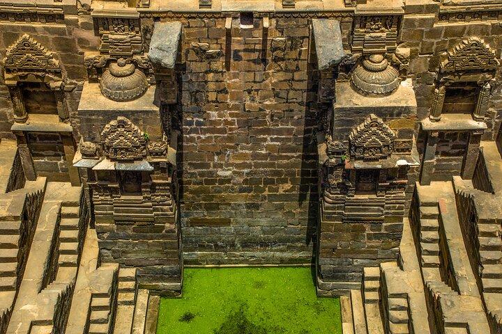 Transfer from Agra to Jaipur via Fatehpur Shikri and Abhaneri