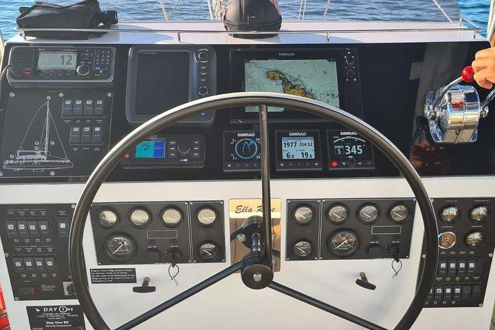 ブルー ラグーン、ビーチ、ベイ カタマラン セーリング ツアー