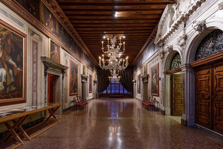 Venecia Palazzo Mocenigo: Historia del textil, vestuario y perfume