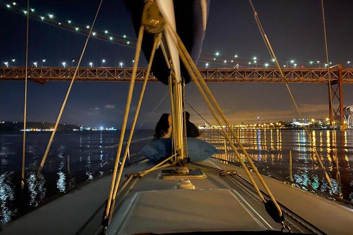 Visite de Lisbonne en voilier de nuit