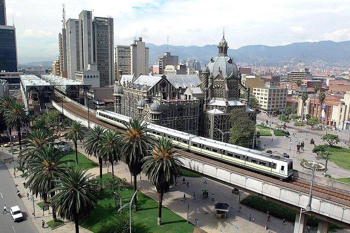 Private Pablo Escobar, Pueblito Paisa und Medellin Stadtrundfahrt