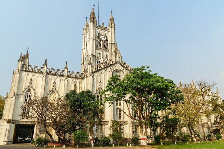 Calcutta moderna con antica ruggine (tour guidato della città di mezza giornata con guida)