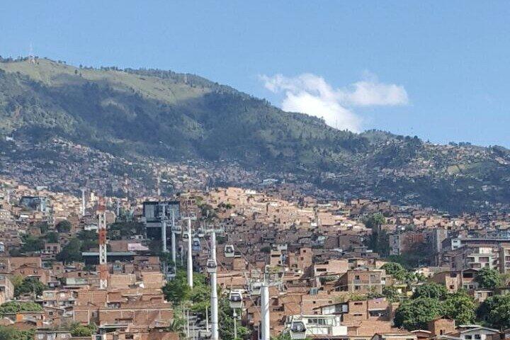 Medellín City Comuna 13 en Arvi Park privétour van een hele dag