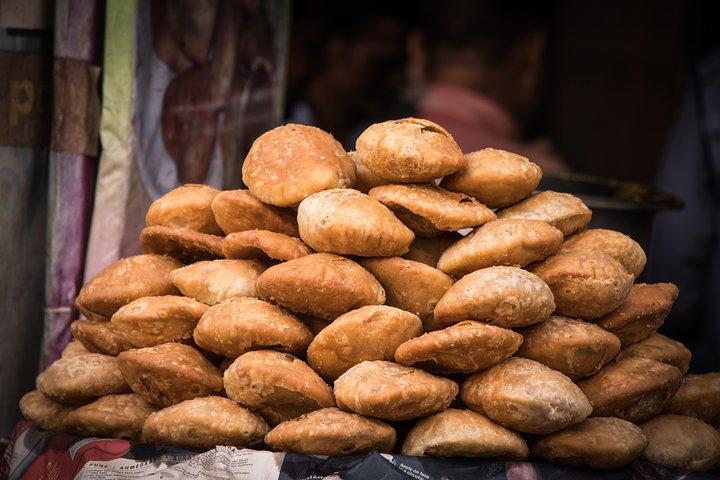 Prayagraj Food Crawl (2 Stunden geführte lokale Verkostungstour)