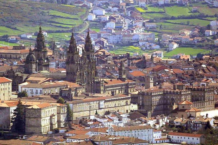 Santiago de Compostela Transfer privado do aeroporto SCQ para o centro da cidade
