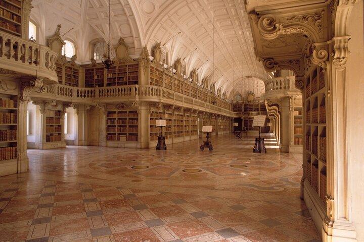 Mafra and Queluz Palaces Private Tour with Tickets